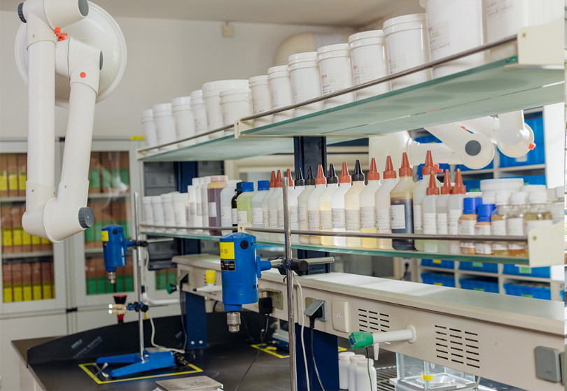 වඩා හොඳ PUR උණුසුම් දියවන මැලියම් හෝ EVA උණුසුම් දියවන මැලියම් මොනවාද?